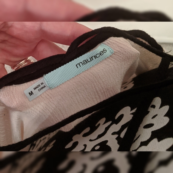 5/$25 Maurice's fringed top - Picture 4 of 4